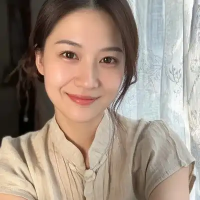 阎博诗